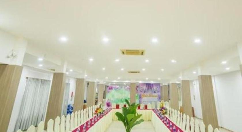 Green Hotel Дананг Екстер'єр фото